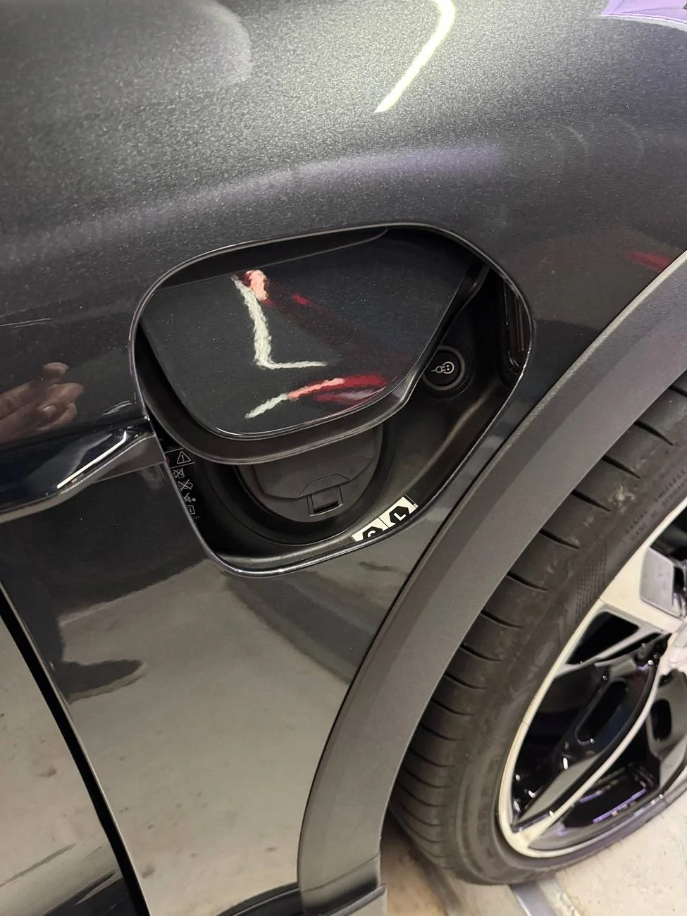 Porsche Taycan Taycan Charging Doors closing issue IMG_5502