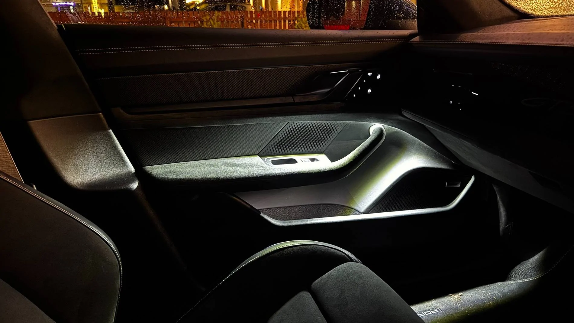 Porsche Taycan Ambient lighting - what’s lit without it? IMG_2243