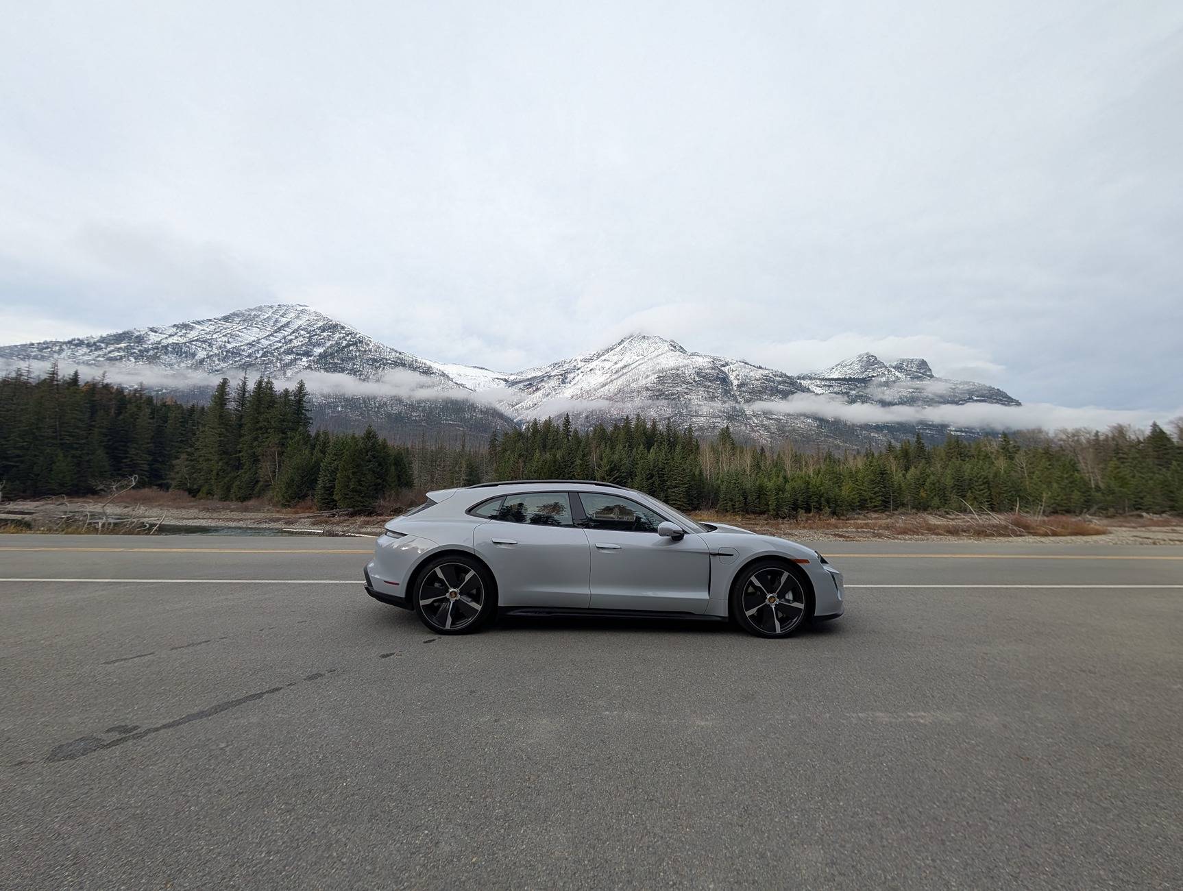 Porsche Taycan ICE GREY Taycan Club PXL_20241108_203004408