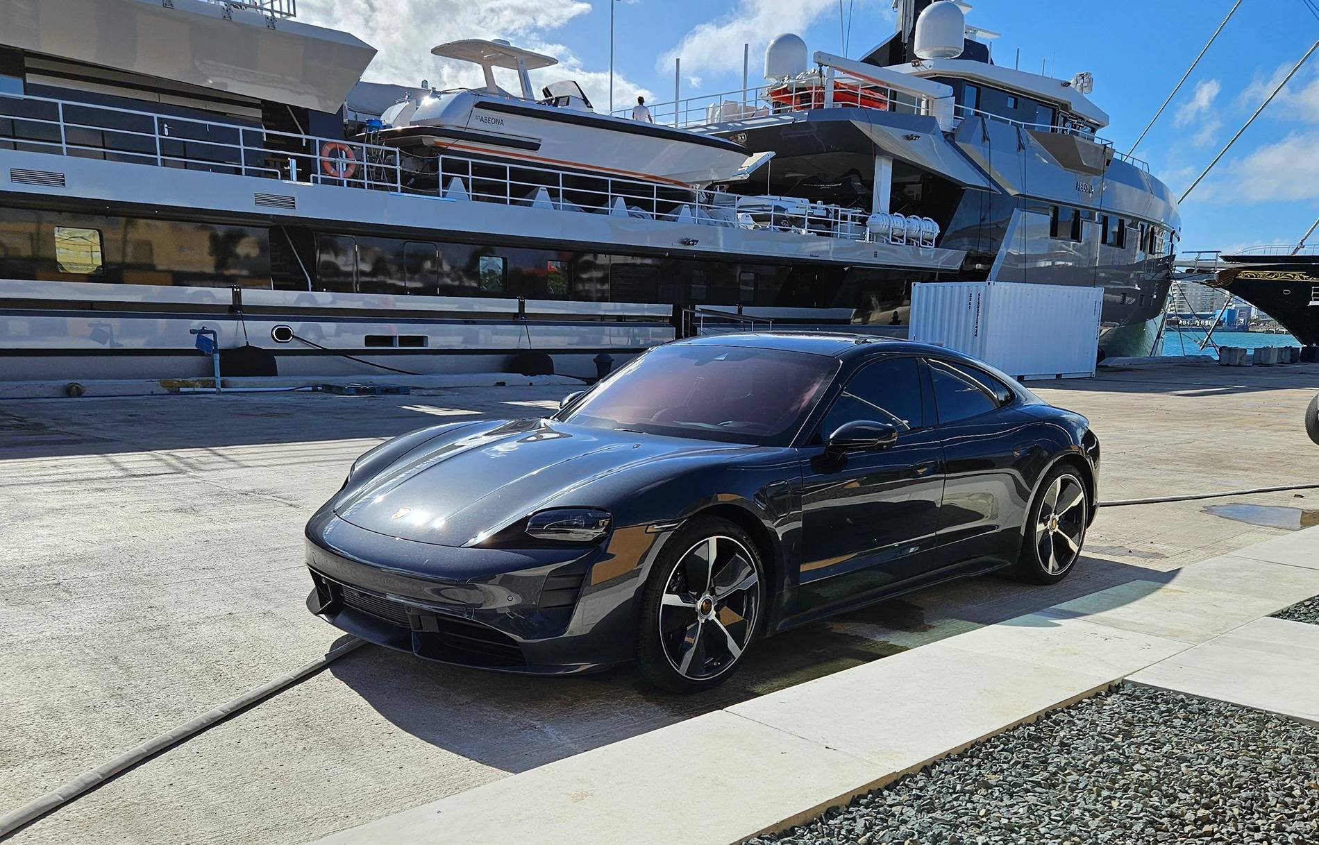 Porsche Taycan VOLCANO GREY Taycan Club 20241217_144442