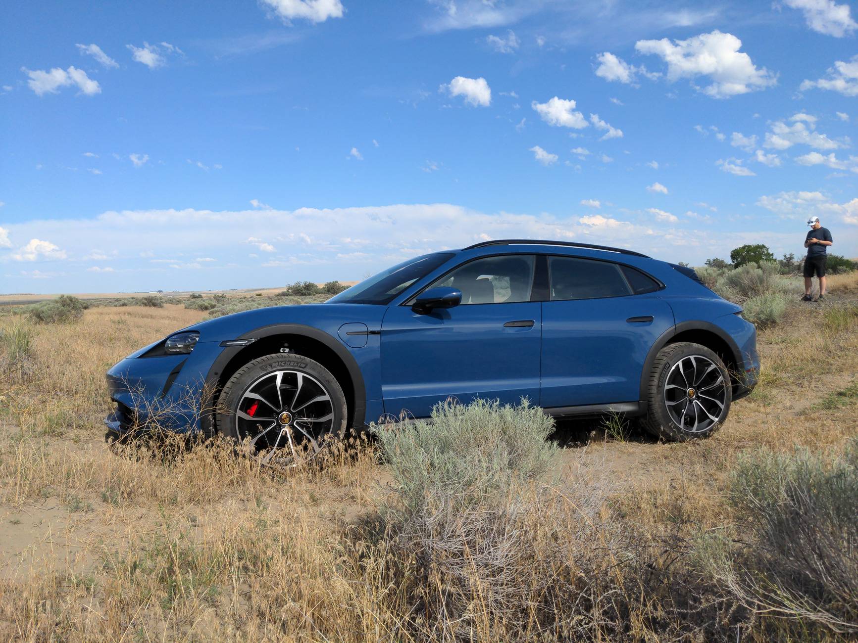 Porsche Taycan Have you taken your cross turismo off road? 1000013551