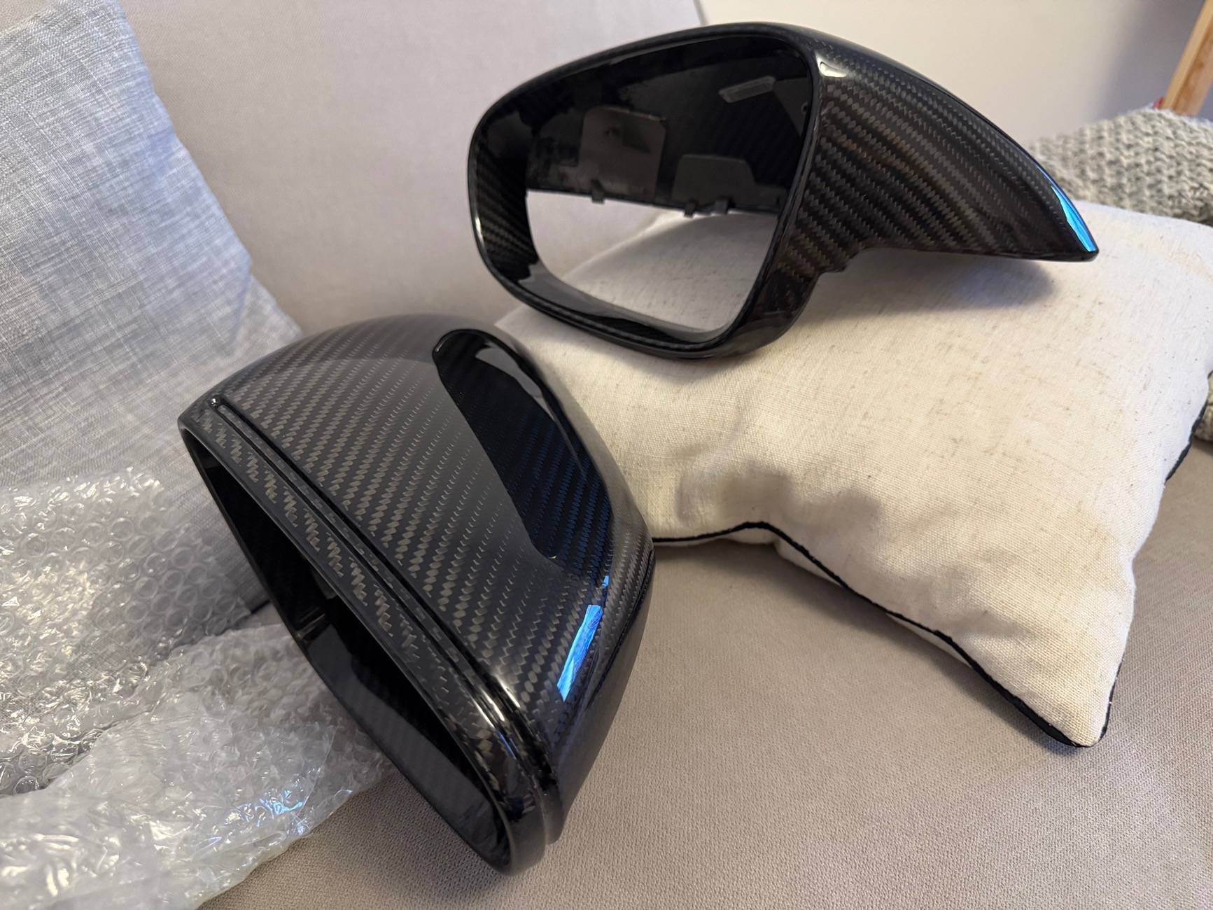 Porsche Taycan Fitting aftermarket carbon wing mirror caps? Any tips? IMG_3484