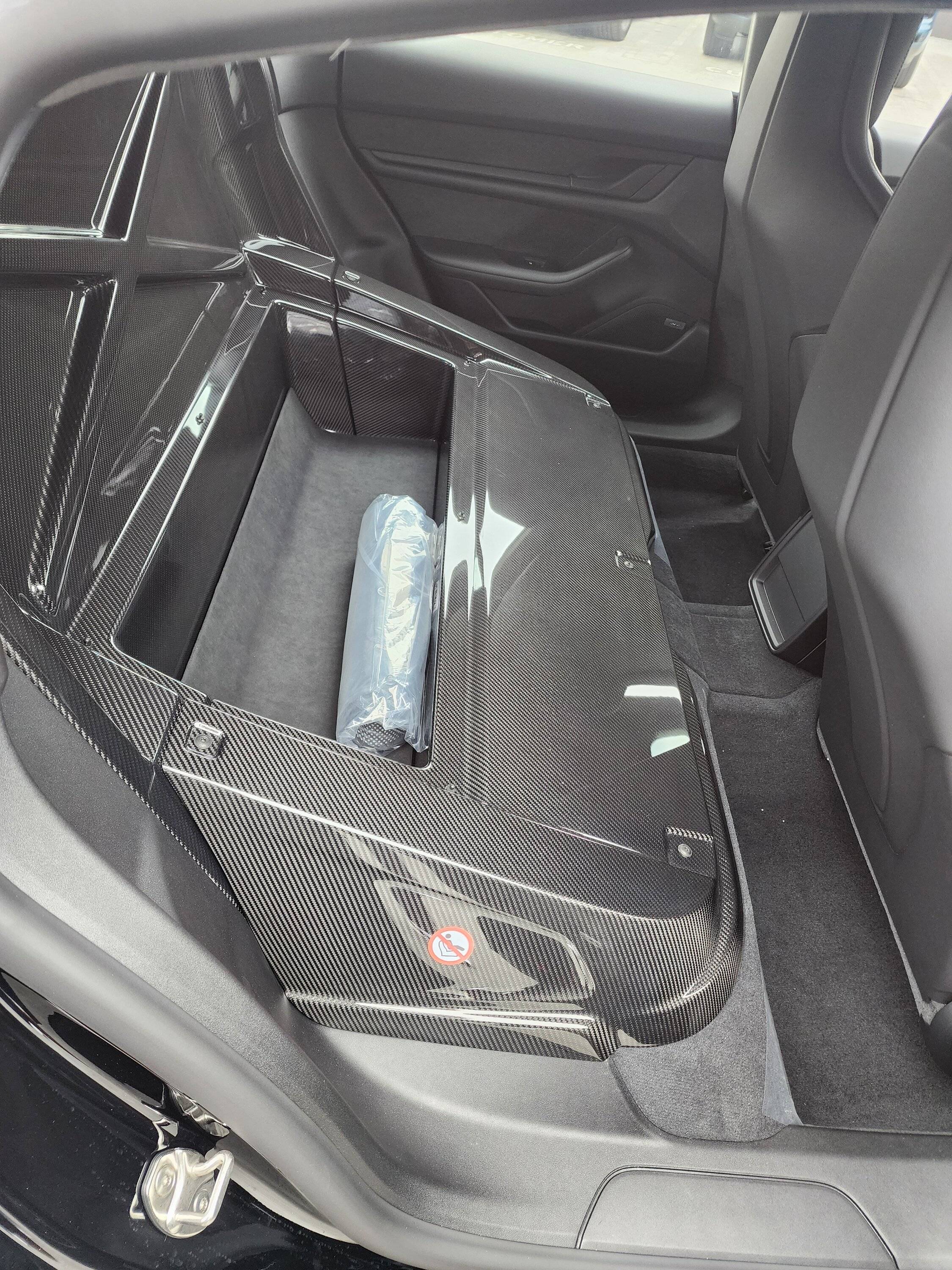 Porsche Taycan Review: Taycan Turbo GT Weissach compared to Turbo GT 20241229_120706