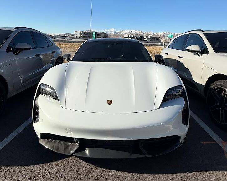 Porsche Taycan Color Wrap - how does it look on the inside edges? 1735804107975-4