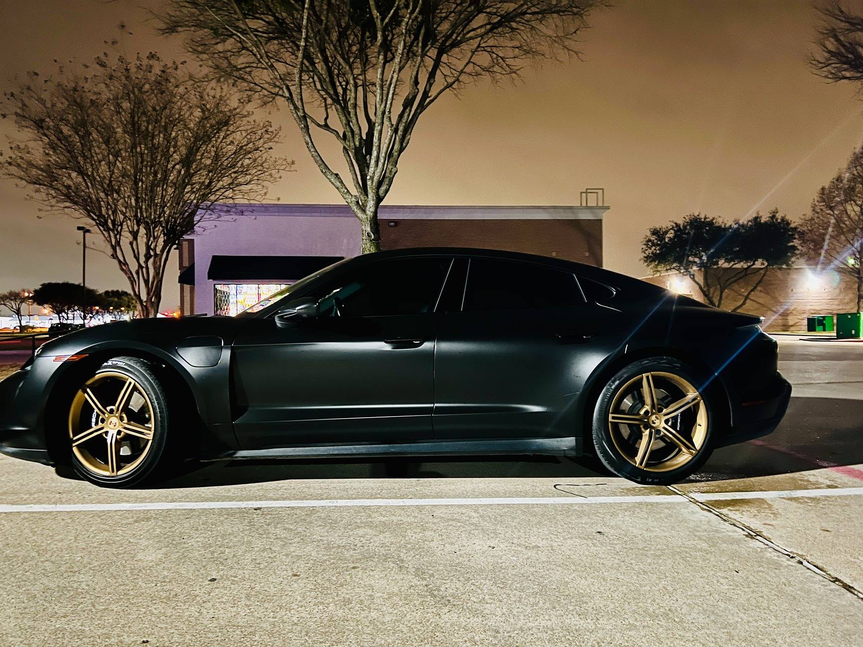 Porsche Taycan BLACK / JET BLACK Taycan Club IMG_7428.JPG