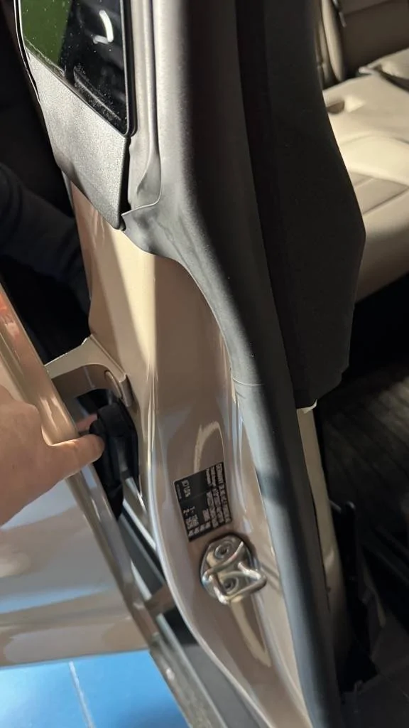 Porsche Taycan Illuminated Door Sills Installation / Retrofit DIY IMG_0005