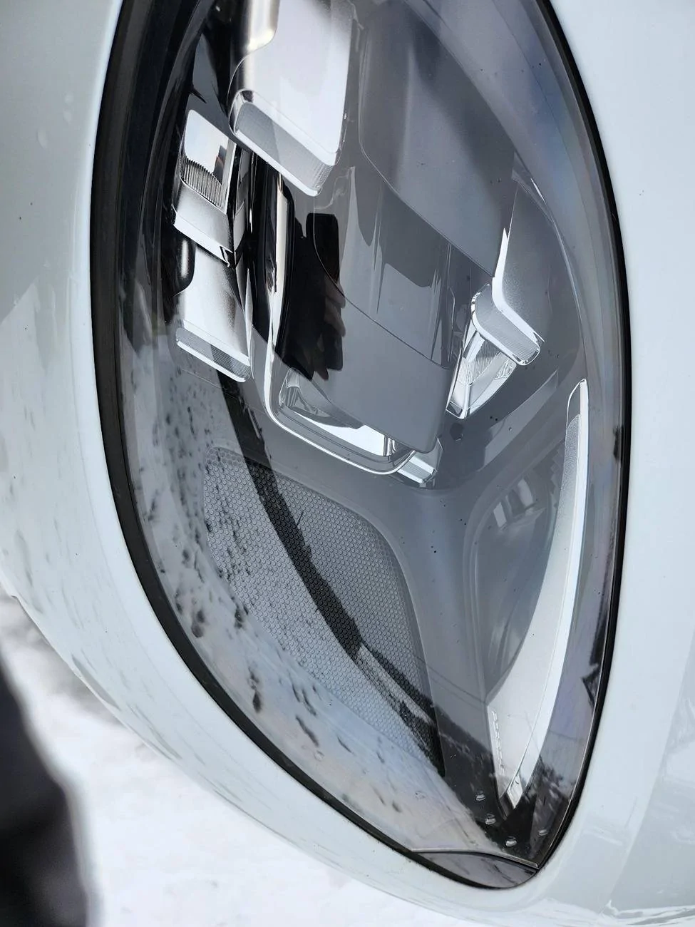 Porsche Taycan How good is your Taycan at winter? 1000034980
