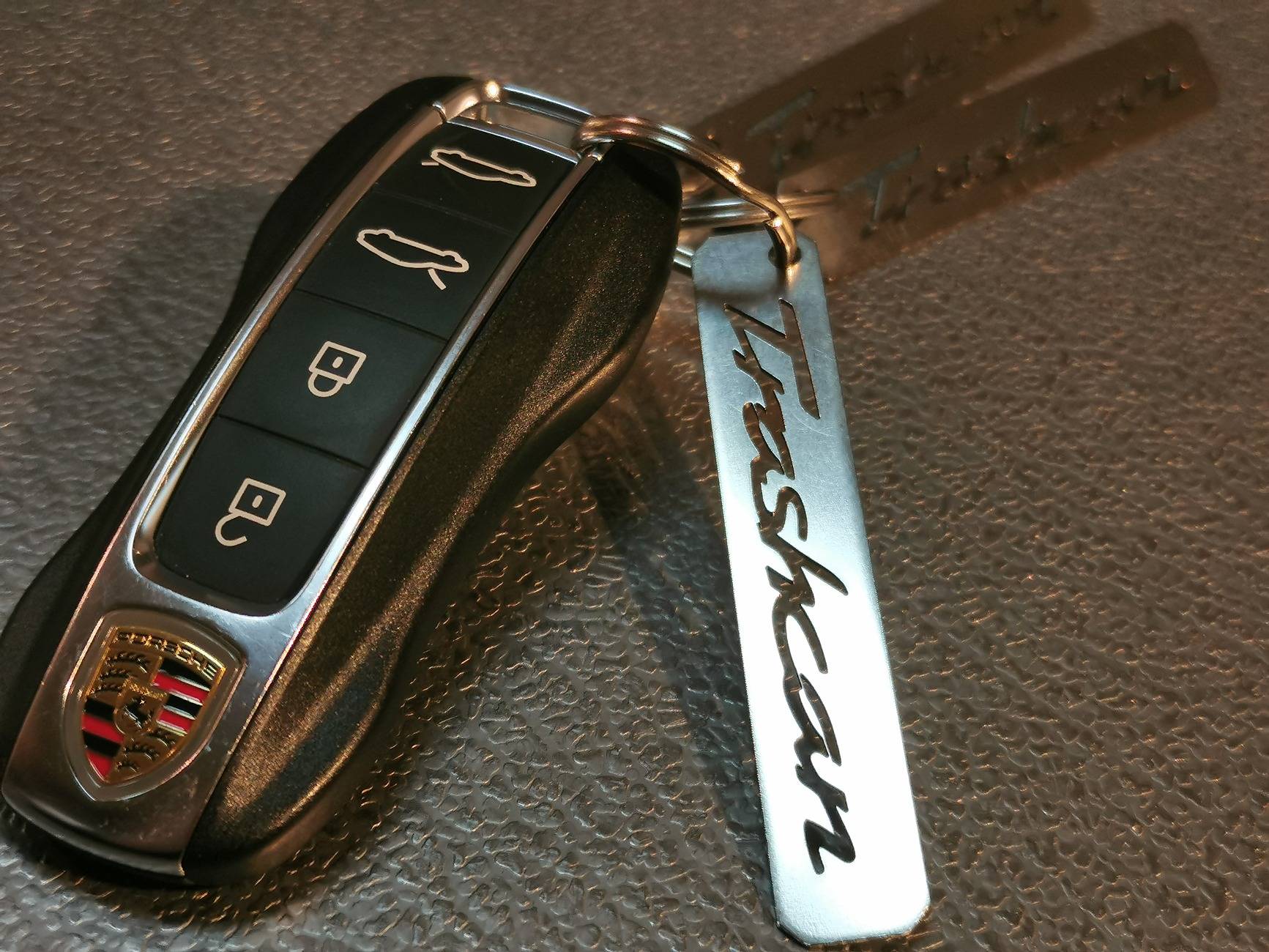 Porsche Taycan OK - let's see them! Key Fob IMG_20240403_220714
