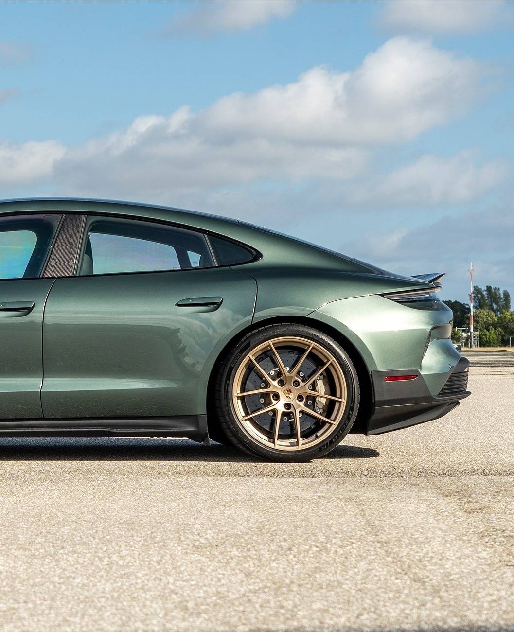 Porsche Taycan 🎨 PTS: PAINT TO SAMPLE Taycan Club & Photos Thread 1000054945