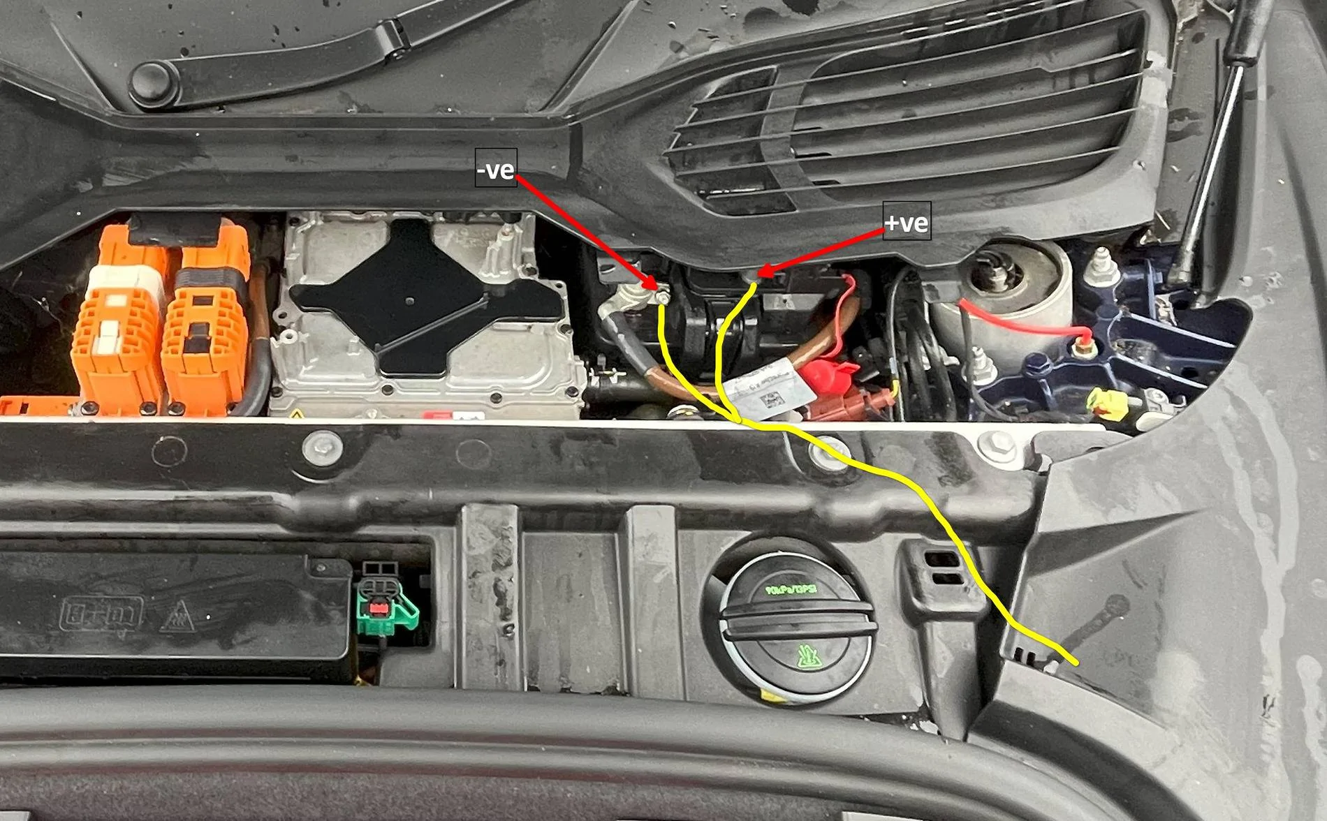 Porsche Taycan Electrical System Fault + 12V? Routing Ctek