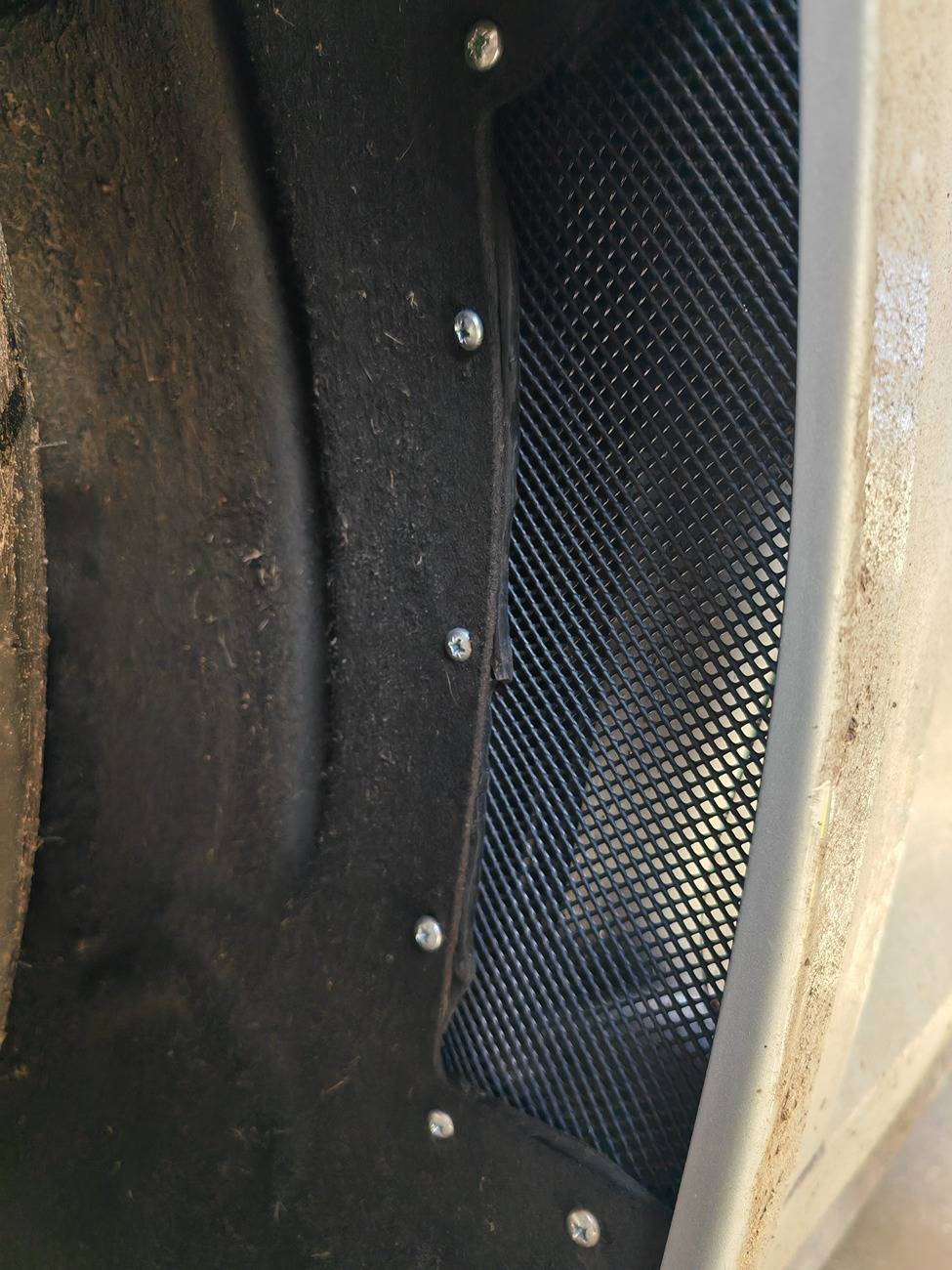 Porsche Taycan Looking for a part number, front arch liner vent 1000002404