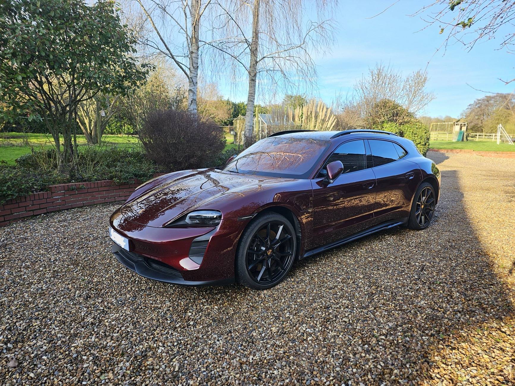 Porsche Taycan CHERRY METALLIC Taycan Club 20250125_141608