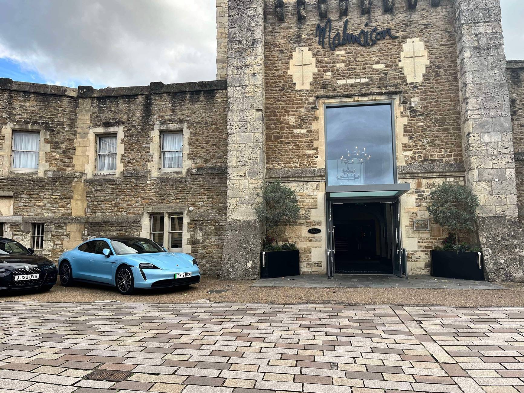Porsche Taycan Your thoughts on Pale Blue? IMG_6271