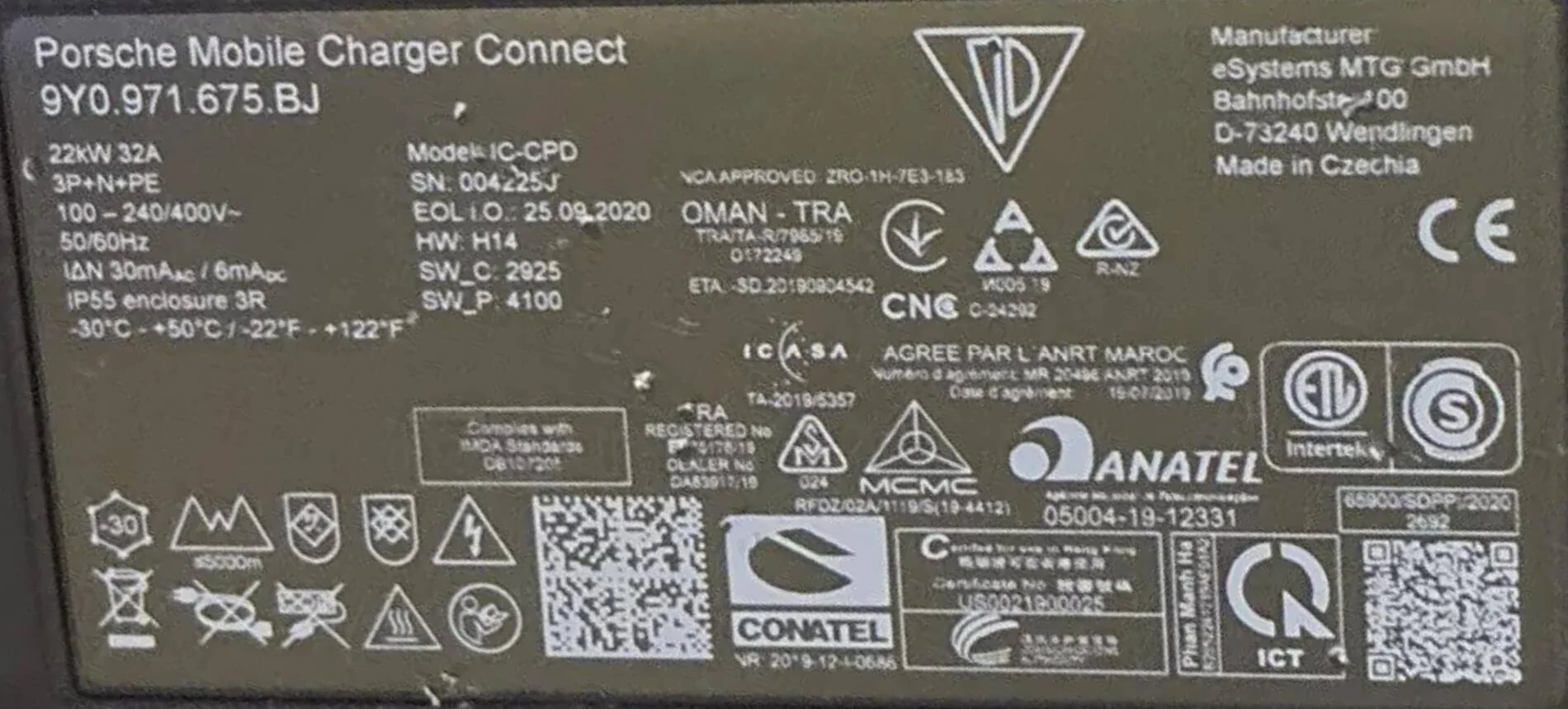 Porsche Taycan Porsche Mobile Charger - Standard equipment? 1738693741773-r