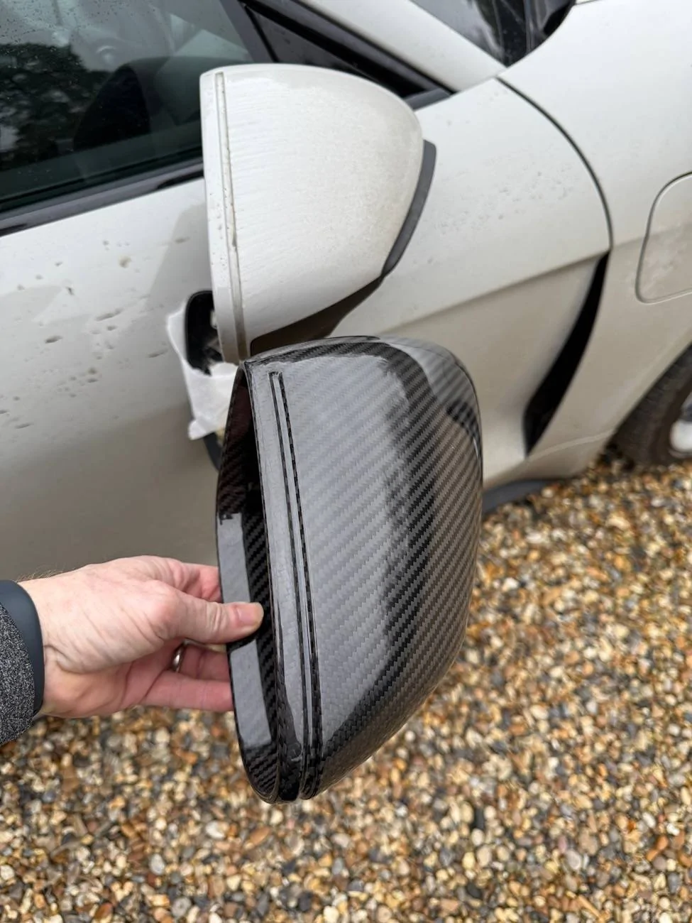 Porsche Taycan Fitting aftermarket carbon wing mirror caps? Any tips? IMG_4301