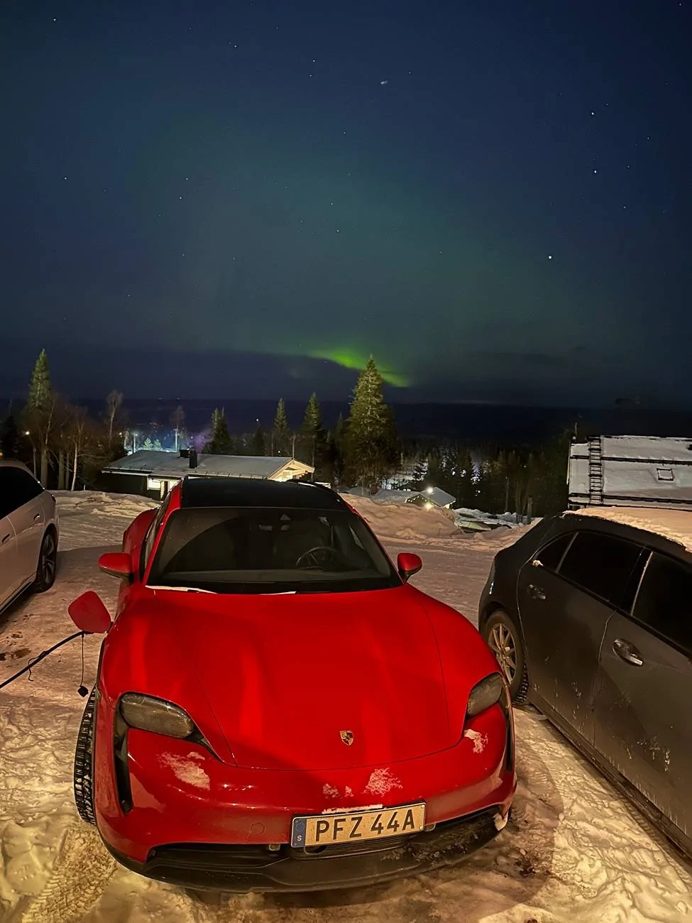 Porsche Taycan CARMINE RED Taycan Club taycan_norrsken
