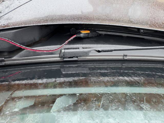Porsche Taycan 12V drain on leaving car standing. IMG_2922
