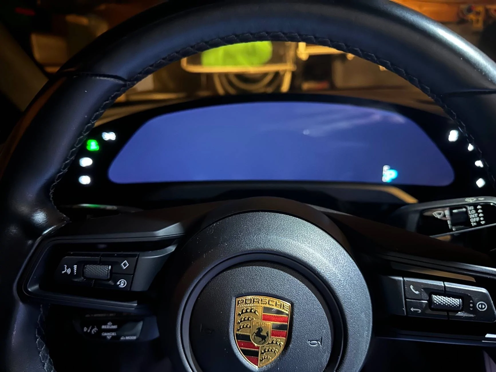 Porsche Taycan MyPorsche iPhone app not updating car data IMG_2422