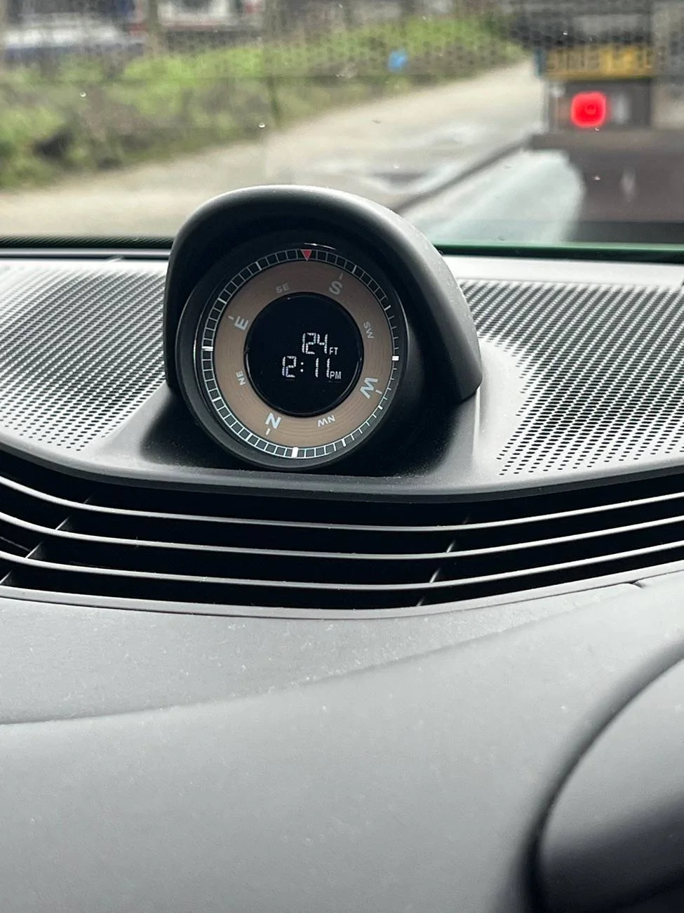 Porsche Taycan Retrofit Compass? IMG_3668