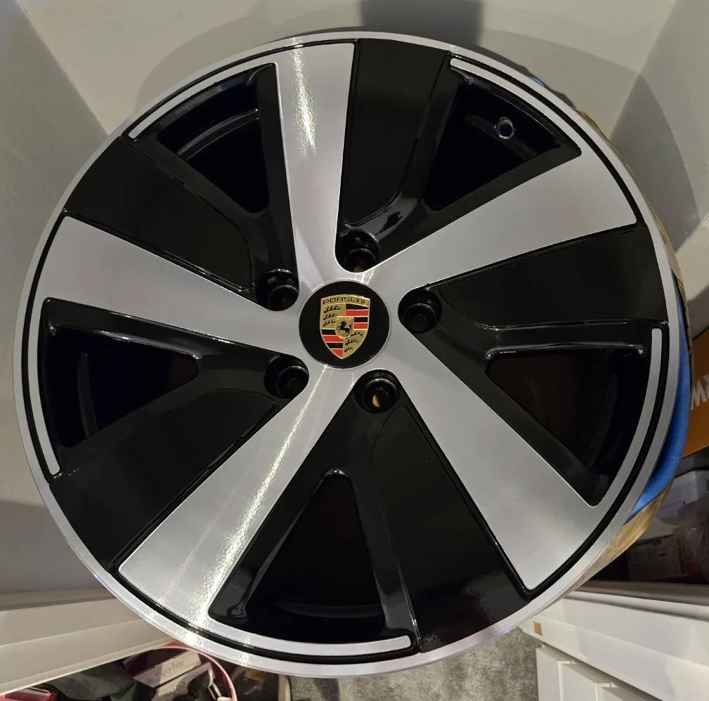 Porsche Taycan Cheap mod for Aero S wheels Screenshot_20250306_132048_Gallery