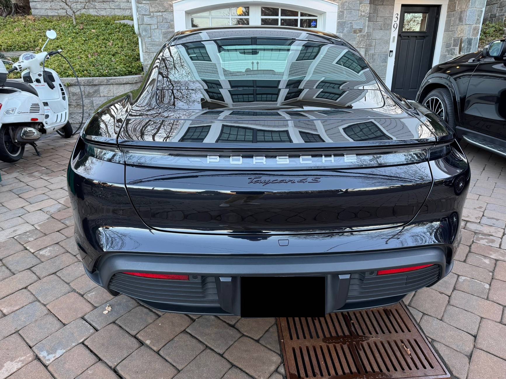 Porsche Taycan option: Model Designation on Rear in High Gloss Black IMG_0009