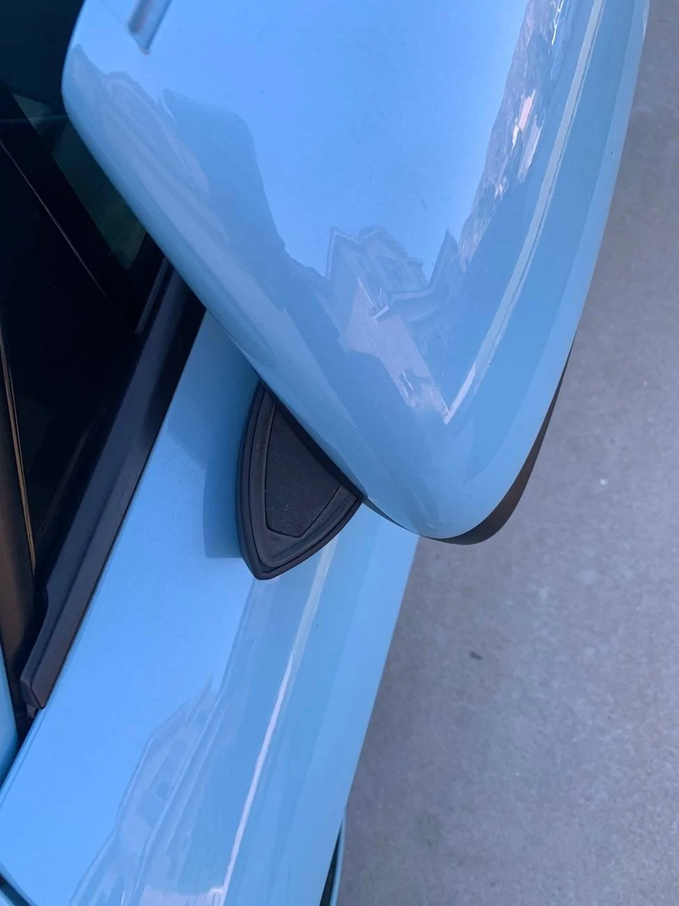 Porsche Taycan Folding mirror rubbing IMG_7990