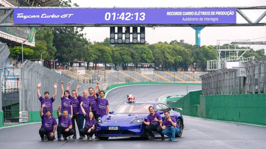 Porsche Taycan 2025 Taycan Turbo GT sets Interlagos track EV record, beating 911 Turbo S time thumbnail