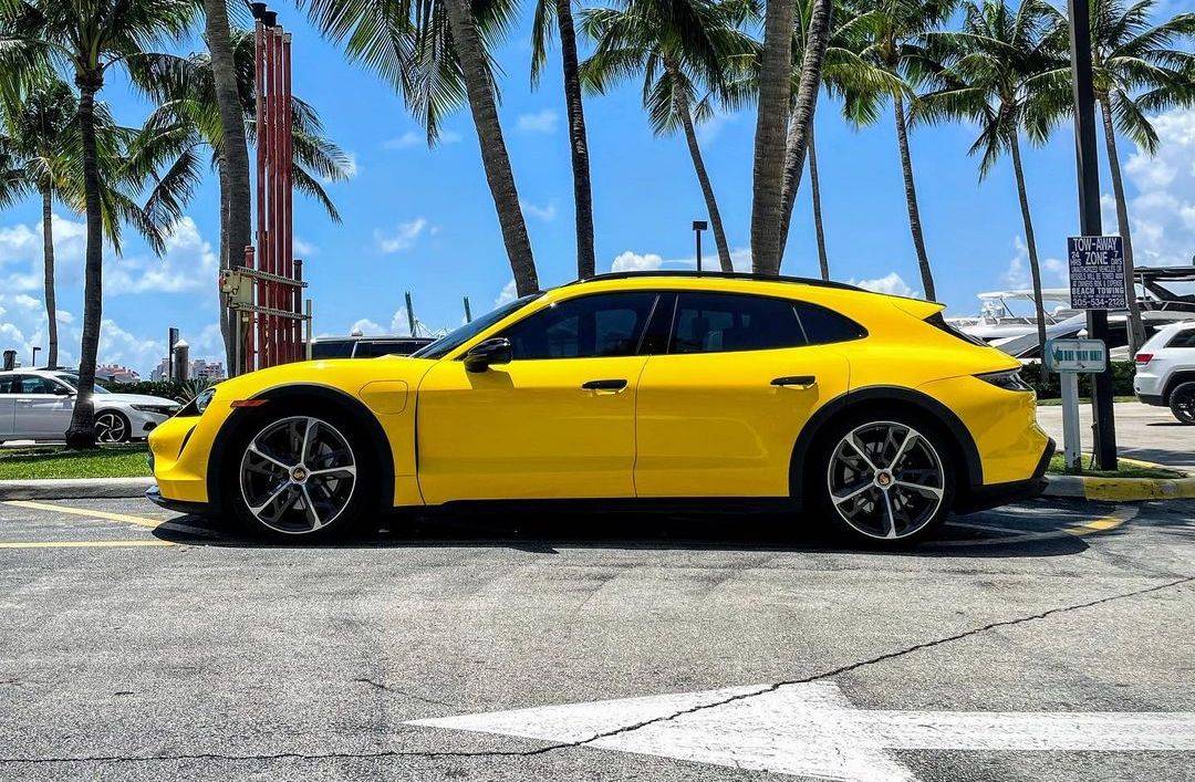 Porsche Taycan Taycan PTS color - yellow spotted Yellow-Taycan-Cross-Tursimo-Viny-Wra