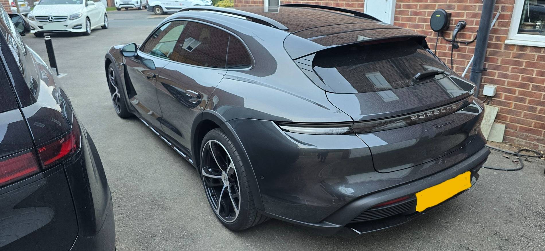 Porsche Taycan Members Say Hello Here! 1000086689