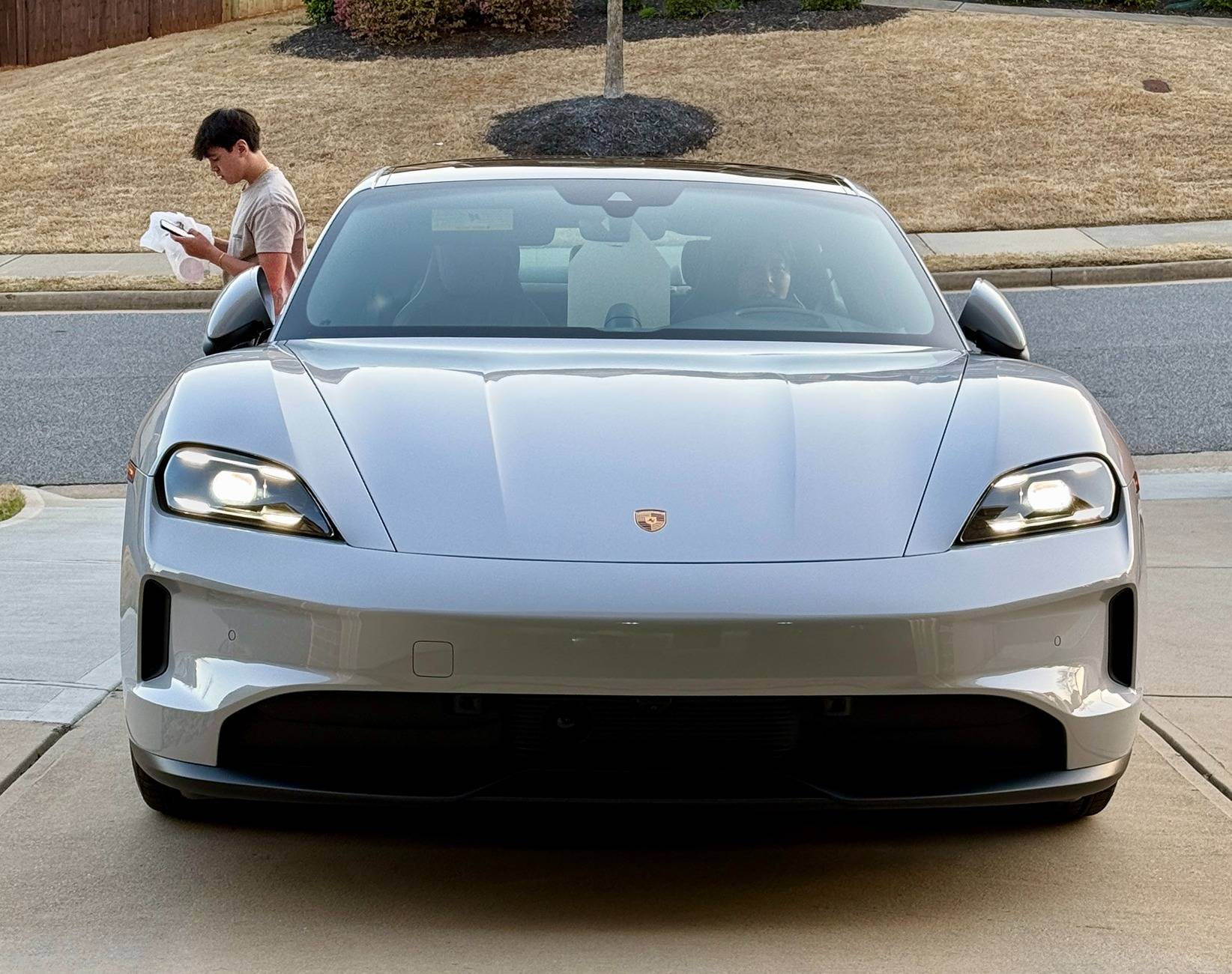 Porsche Taycan New excited owner 2025 0728BA78-AB46-4346-94E3-785075DA3242_1_201_a