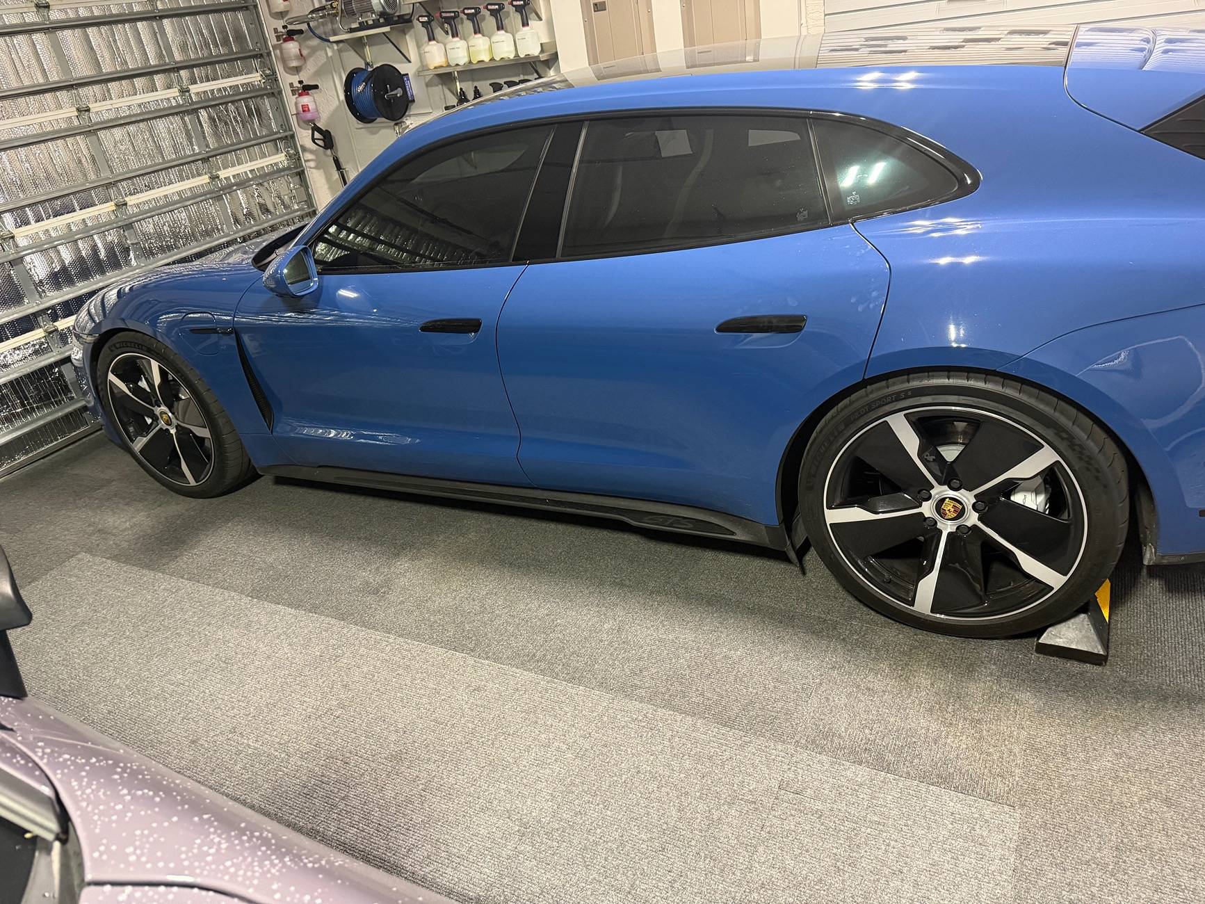 Porsche Taycan Different tire size for 21" wheel IMG_3678