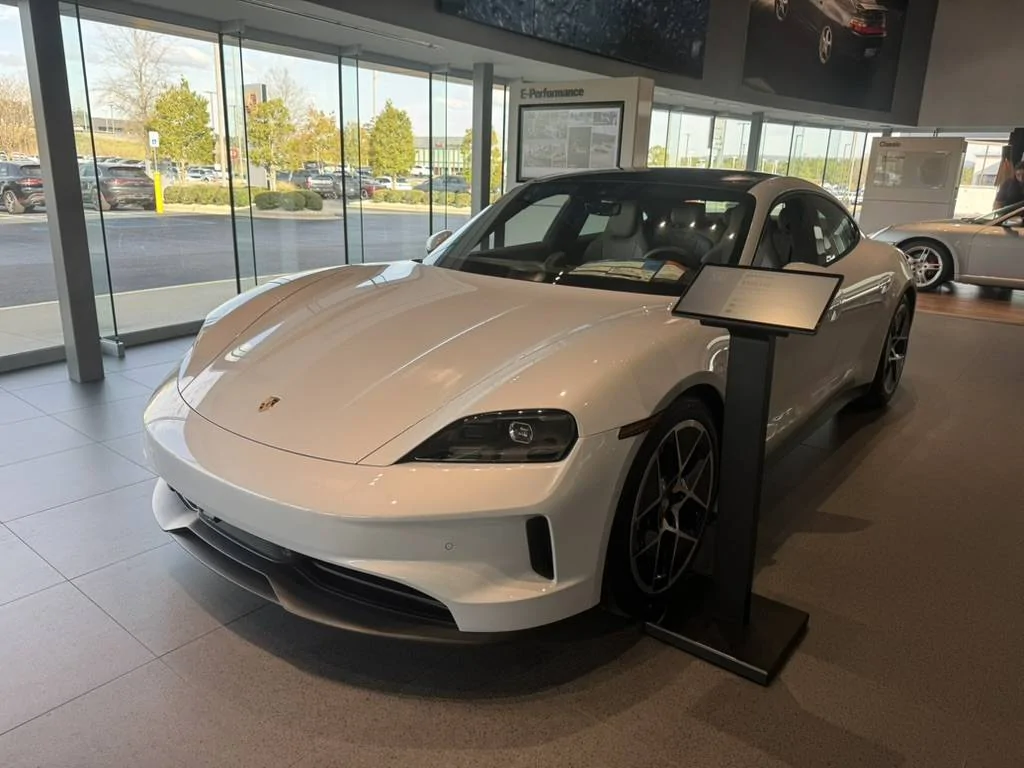 Porsche Taycan New excited owner 2025 8A31016D-C5CA-470A-B41E-5B5806C78232_1_105_c