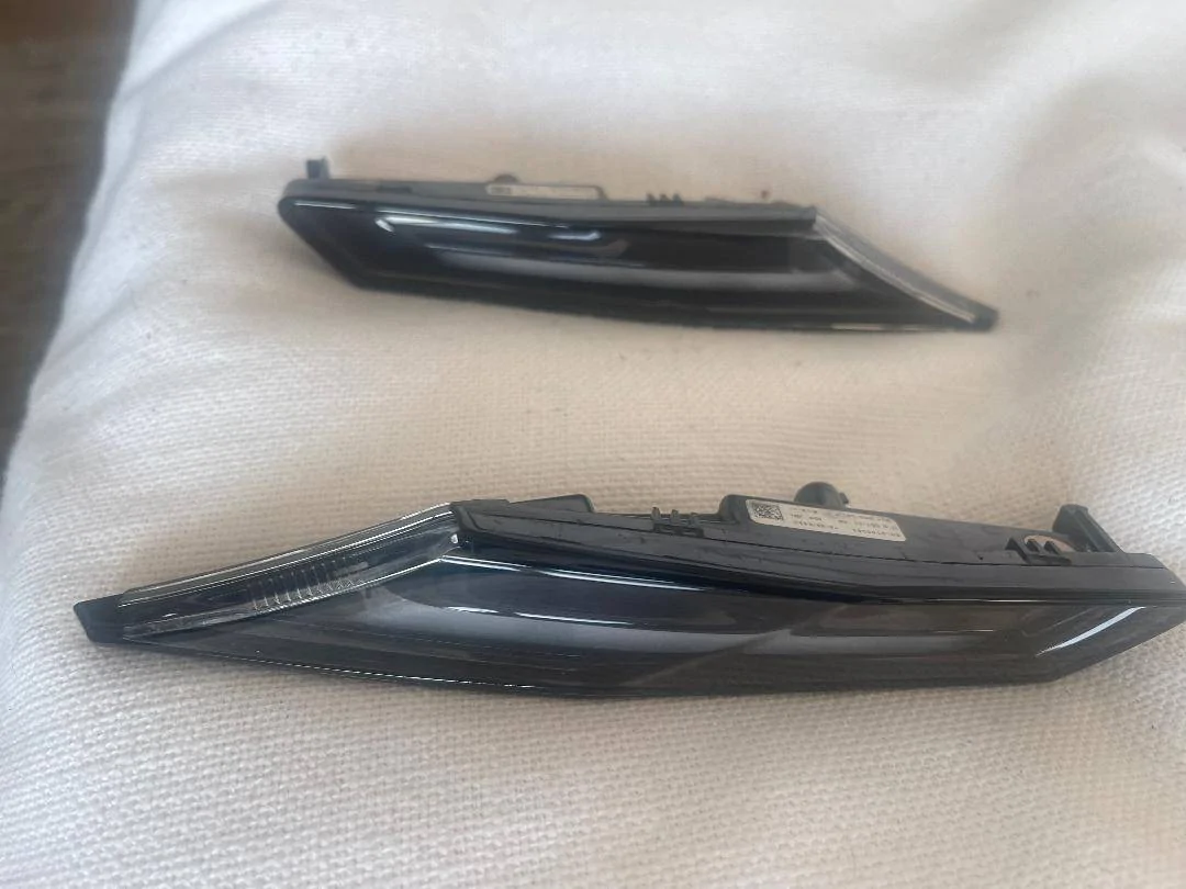Porsche Taycan FS: Clear Taycan Side Markers Side Markers