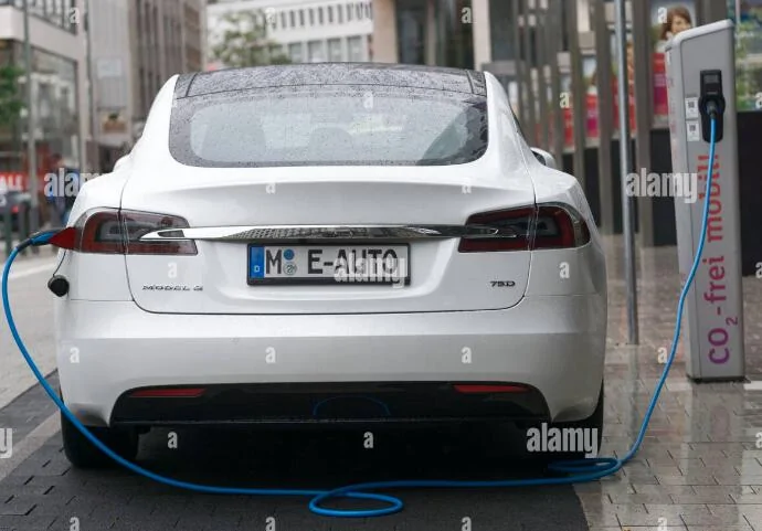 Porsche Taycan Anyone carry around the charge cable that came with the car? 1746458840956-jk