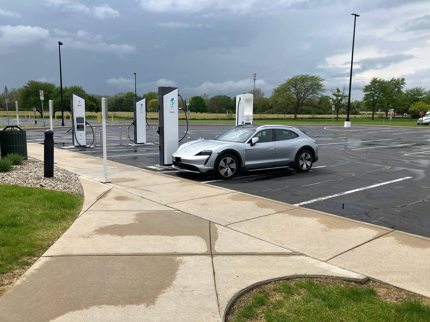 Porsche Taycan May 2025:  3000-mile midwestern USA road-trip experiences IMG_2517