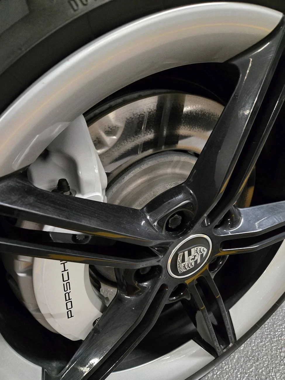 Porsche Taycan Taycan brake noise. 1000061658