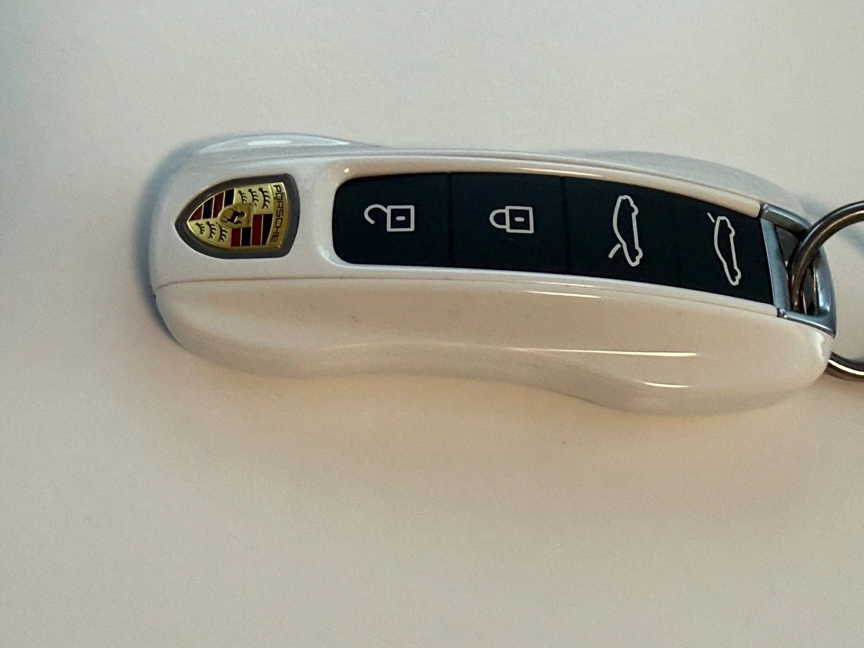 Porsche Taycan Replacing Taycan key cover tempImage7ddC40