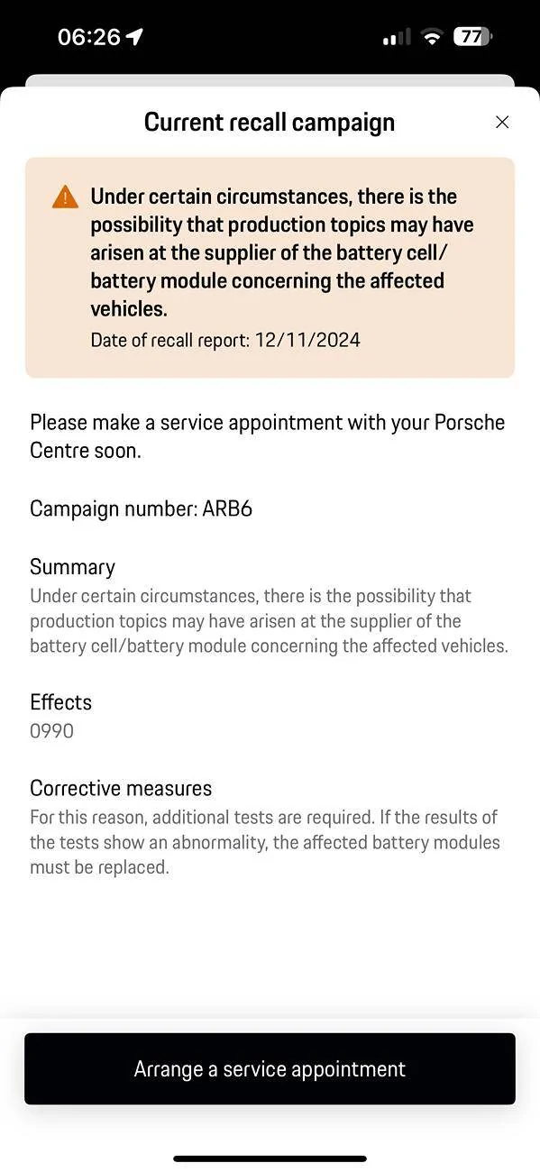 Porsche Taycan ARB6 orange warning triangle in MyPorsche App IMG_2222