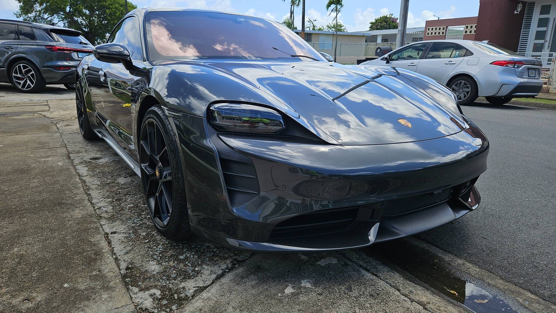 Porsche Taycan VOLCANO GREY Taycan Club 20250525_103157