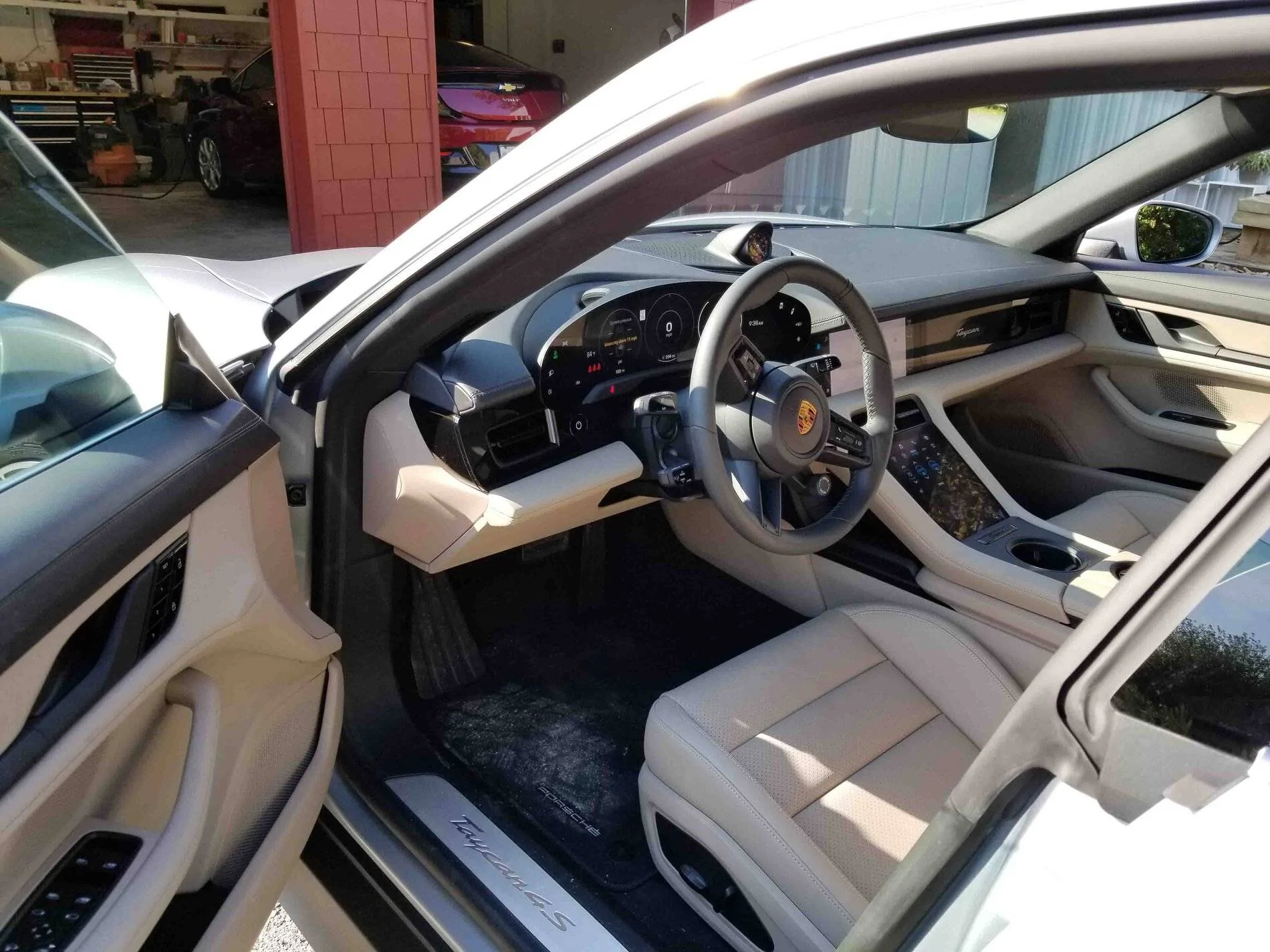 Porsche Taycan Taycan 4S First Thoughts Interior1