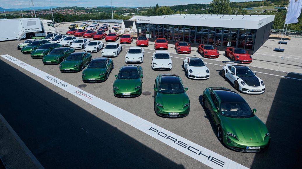 Porsche Taycan High-power charging trucks become mobile power sources 4_DSC3115