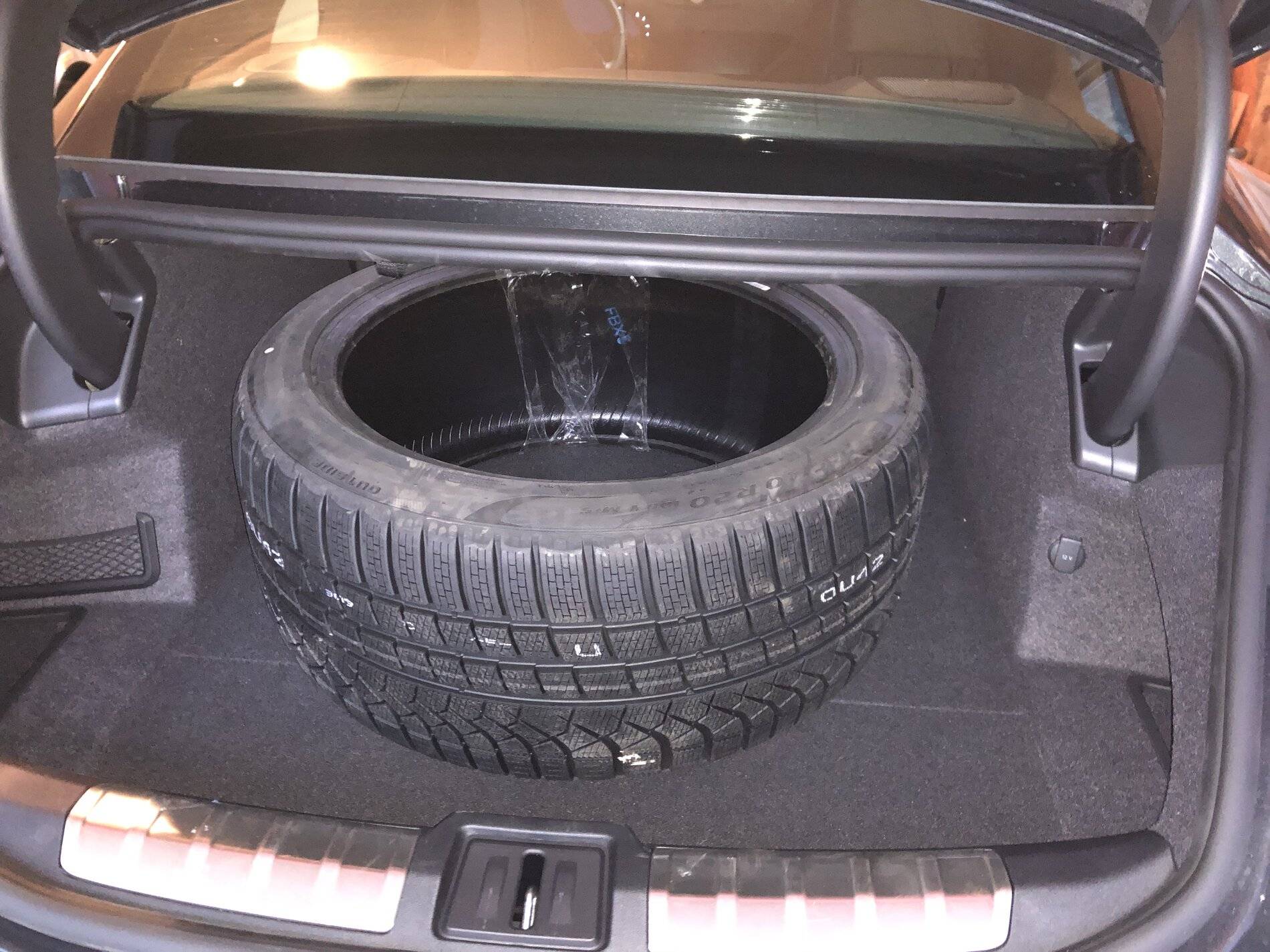Porsche Taycan Does the winter wheel/tire set fit inside the car? IMG_3056