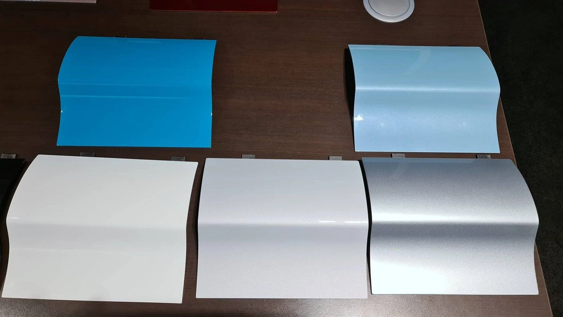 Porsche Taycan First official look: 7 new colors for 2021 Taycan: Neptune Blue, Cherry, Frozenberry, Coffee Beige, Mohagony, Ice Grey, Crayon 118472063_643086836318683_785550814460568238_n