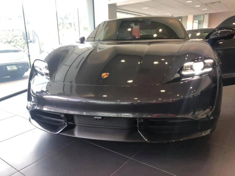 Porsche Taycan VOLCANO GREY Taycan Club 036B5609-51DF-4810-A8C4-64A60592CCE4