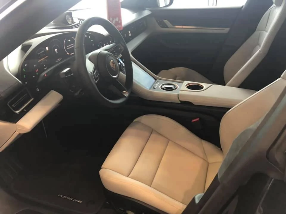 Porsche Taycan VOLCANO GREY Taycan Club EAD88FC5-3675-44C7-956F-4649053288AB