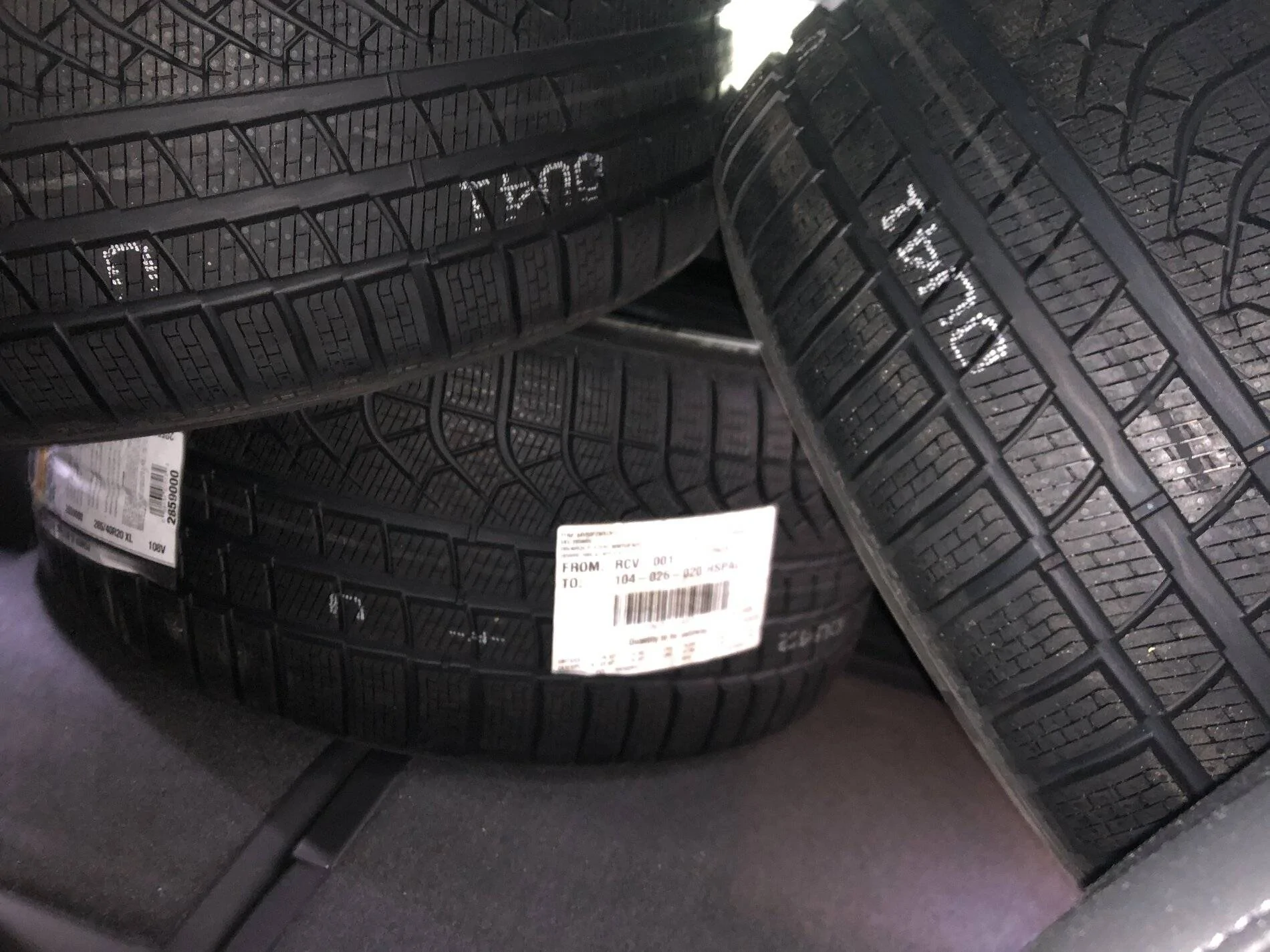 Porsche Taycan Does the winter wheel/tire set fit inside the car? IMG_3088