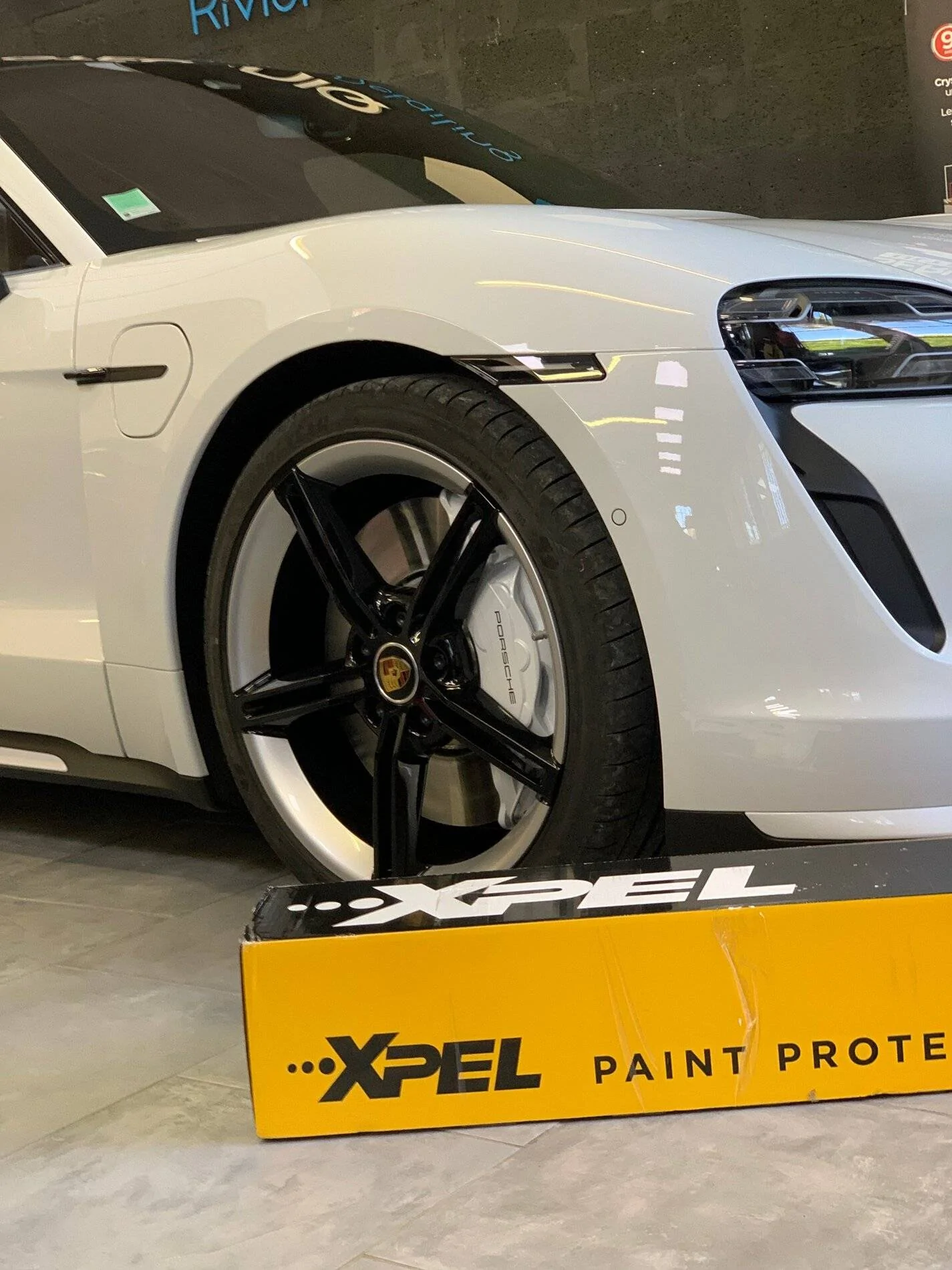 Porsche Taycan CARRARA WHITE Taycan Club 4D7009BE-3DA3-42C1-8525-82B441F0A6A1