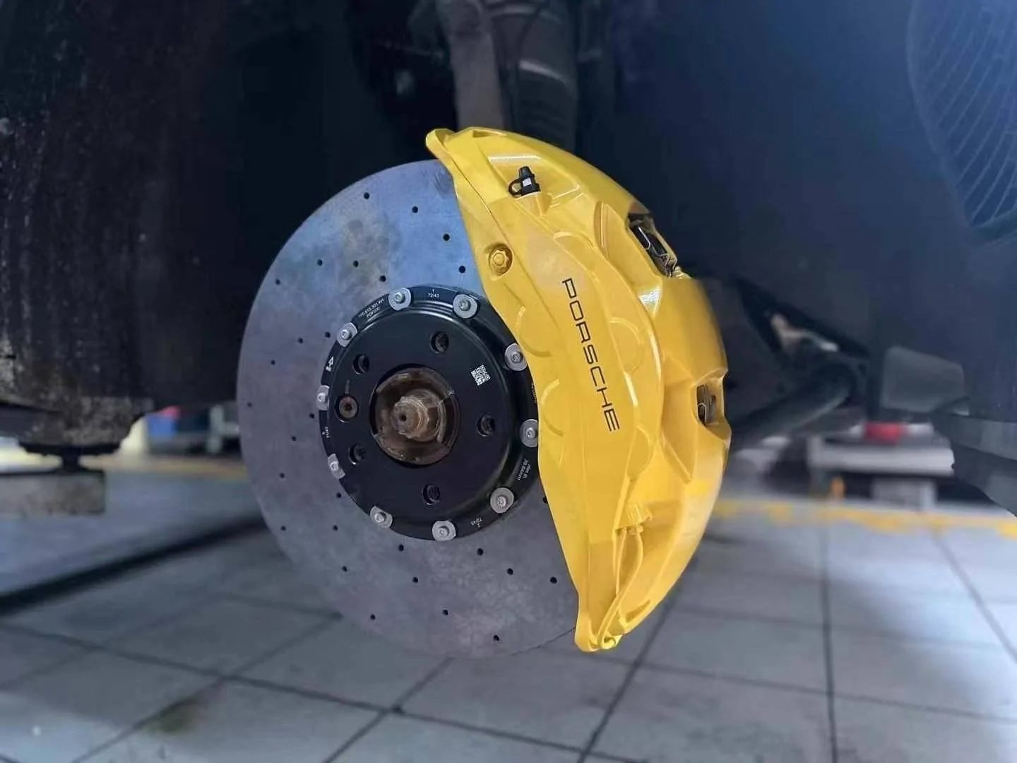 Porsche Taycan Nice vid about ceramic brakes IMG_4129