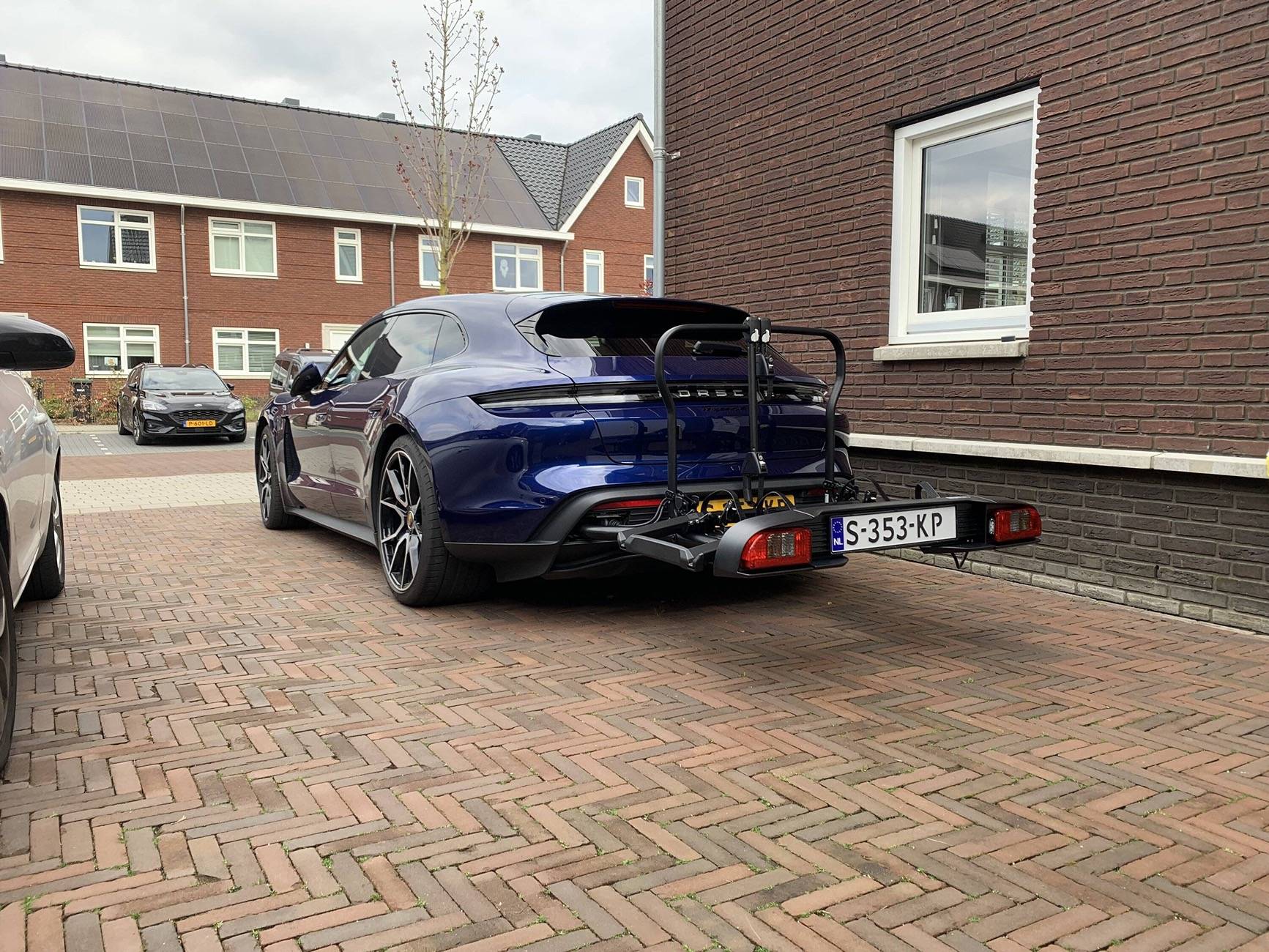 Porsche Taycan CT bike trailer to ST IMG_5272