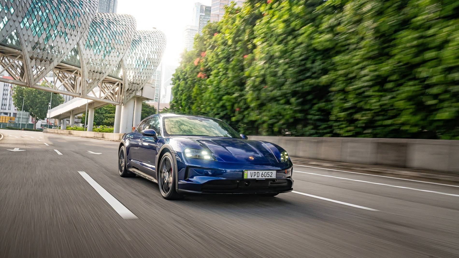 Porsche Taycan Taycan CT 4S MY config Porsche-Taycan-KL-Skyline-Shoot-14